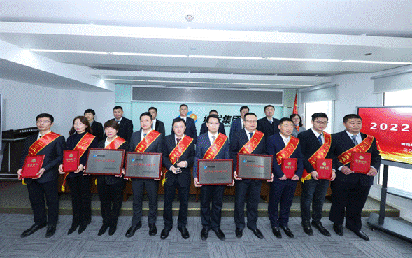 立足新起點(diǎn) 把握新形勢 謀劃新發(fā)展 勇?lián)率姑?青島城發(fā)集團(tuán)召開2022年工作會(huì)議