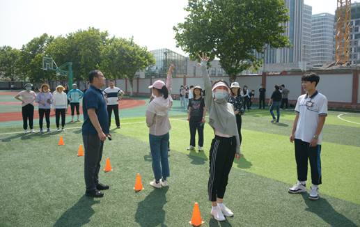 喜迎二十大 同心向未來  ——青島房產(chǎn)學(xué)校組織開展教職工團建活動
